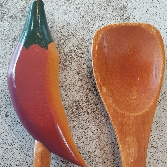 1970s Chili Peppers Wooden Salad Utensils - Picture 4 of 7